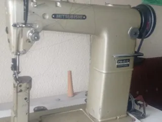 Máquina de coser Mitsubishi buen estado