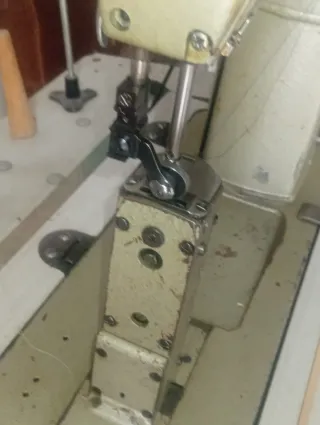 Máquina de coser Mitsubishi buen estado