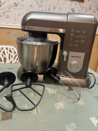 Amasadora Silvercrest color gris metalizado