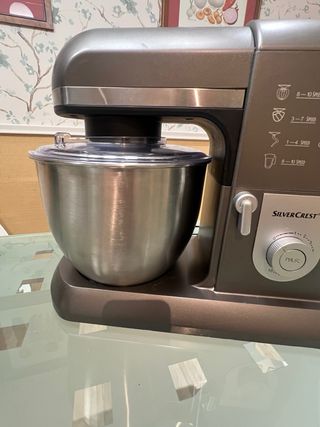 Amasadora Silvercrest color gris metalizado