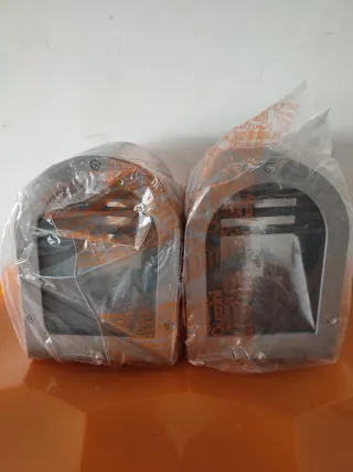 Coppia Applique Guzzini Vetro alluminio.