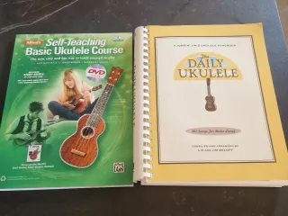 2 Libros Ukelele: Basic Course + Daily Ukulele