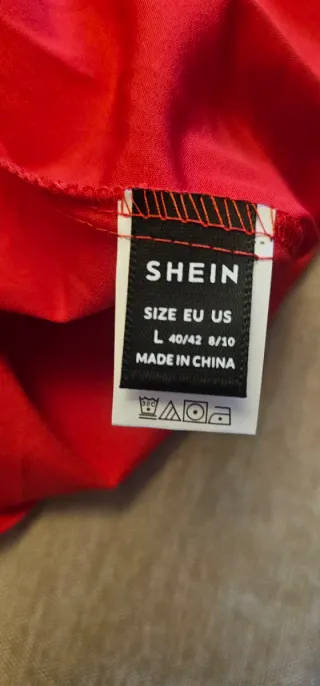 Blusa roja con volantes