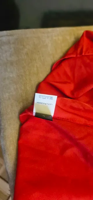 Blusa roja con volantes