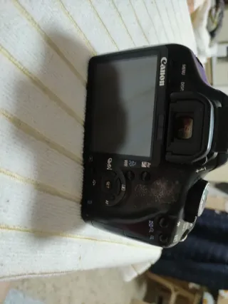 Cámara Canon con objetivo Tamron