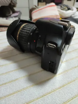 Cámara Canon con objetivo Tamron