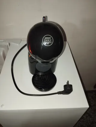 Cafetera Dolce Gusto Negra