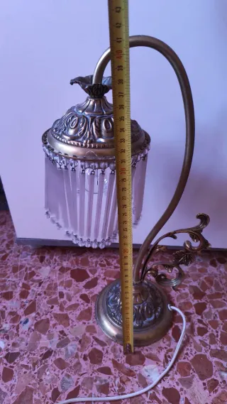 Lámpara de mesa vintage dorada