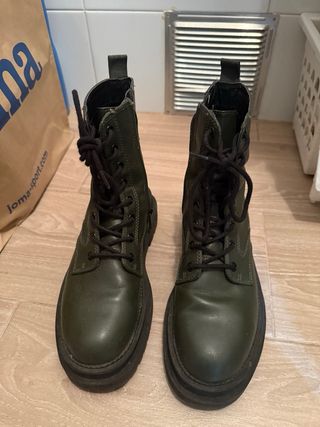 Botas verdes estilo militar