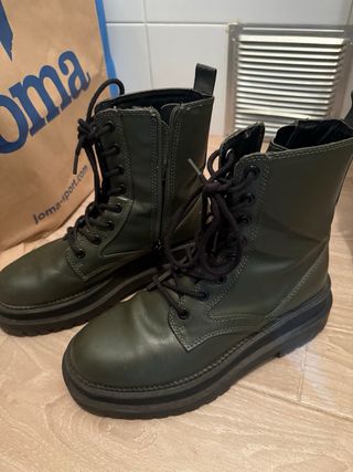 Botas verdes estilo militar
