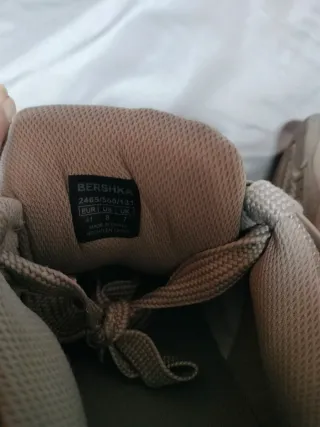 Zapatillas Bershka chico beige