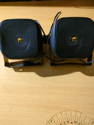 Altavoces coche/ordenador negros