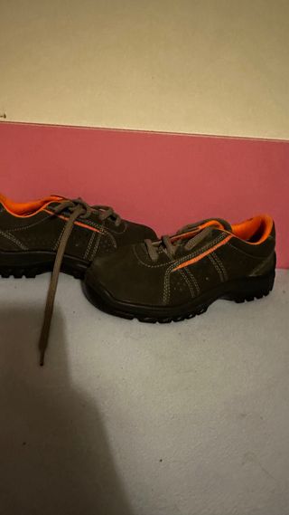 Zapatos de obra marrones y naranjas, puntera dura,
