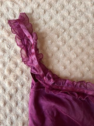 Vestido morado Káhyra con bordado y pedrería