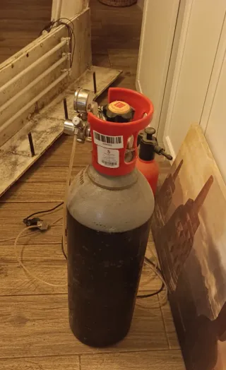 Botella CO2 con manómetro