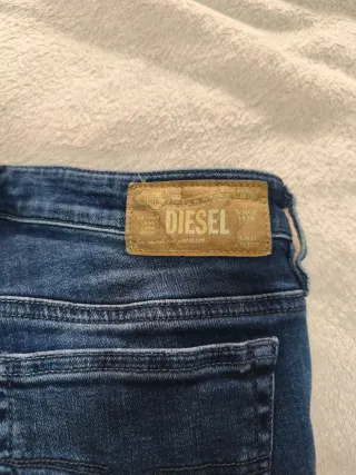 Vaqueros Diesel Skinzee Super Slim-Skinny