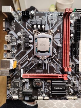 Placa Base Gigabyte B365M H + Intel i3 9100F