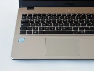 ASUS PORTATILE LAPTOP i5 SSD