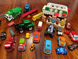 Lote coches de juguete (4 fotos)