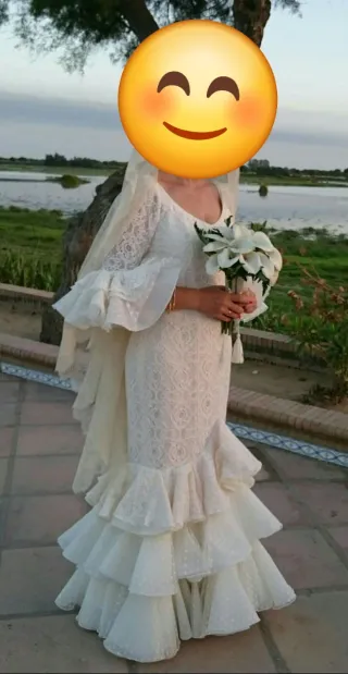 Traje de flamenca encaje y plumeti