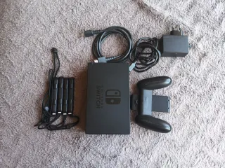 Nintendo Switch Azul y Amarillo Completa