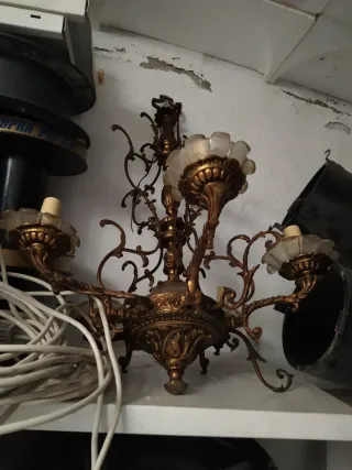 Lámpara de techo dorada