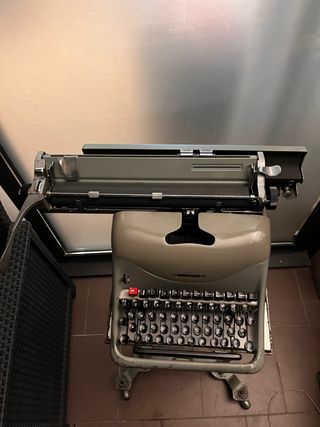 Máquina de escribir Olivetti