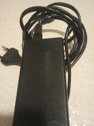 Cargador SLS 42V 2000mA Patinete Eléctrico