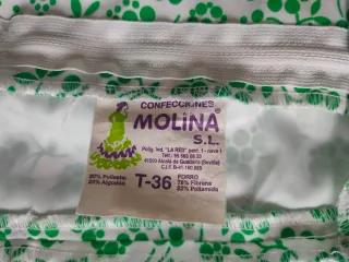 Traje Flamenca Sevillanas flores blanco y verde