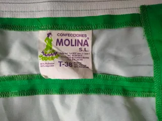 Traje Flamenca Sevillanas flores blanco y verde