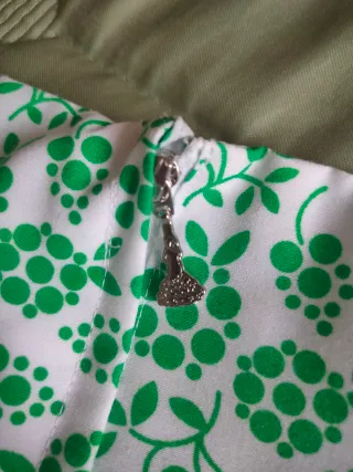 Traje Flamenca Sevillanas flores blanco y verde