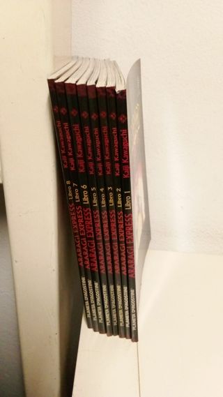 Colección completa de Araragi Express, obra del pr