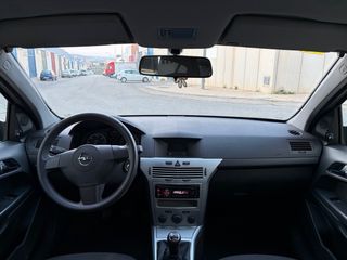 Opel Astra 2010