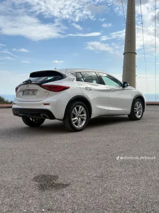 Infiniti Q30 2017