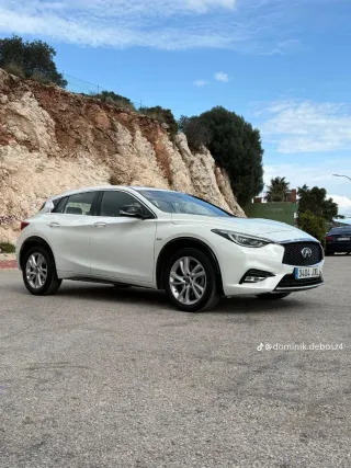 Infiniti Q30 2017