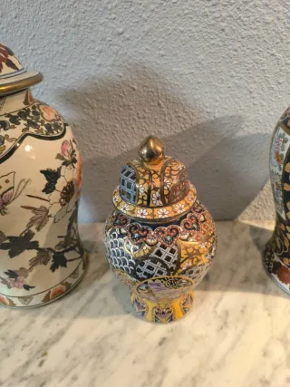 Tres jarrones chinos de porcelana
