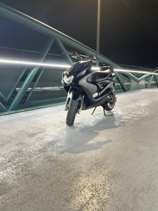 Yamaha Aerox Naked