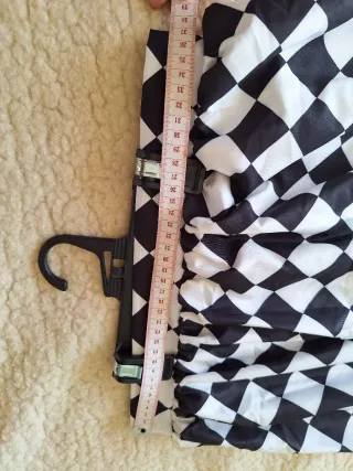 Falda larga rombos blanco y negro