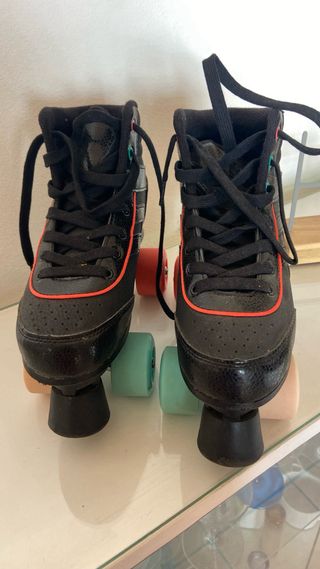 Patines 4 Ruedas Negros