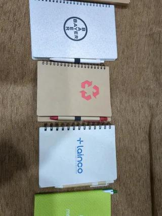 Lote 5 cuadernos + Bolígrafo