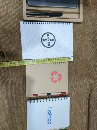 Lote 5 cuadernos + Bolígrafo