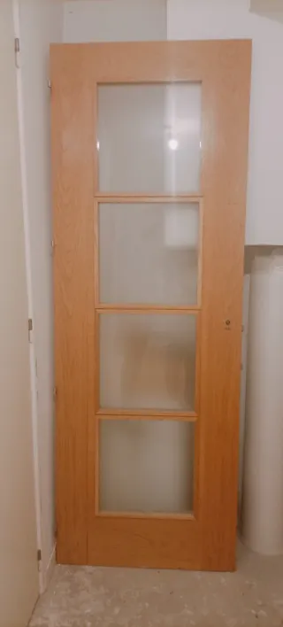 Puerta madera con cristal