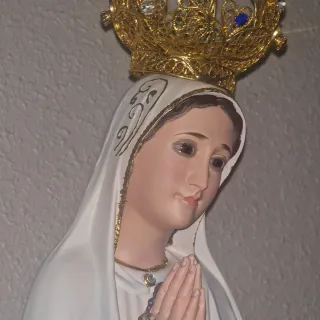 Virgen de Fátima con corona de Resina de calidad