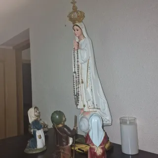 Virgen de Fátima con corona de Resina de calidad