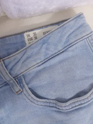 Pantalón corto vaquero hombre elástico azul claro