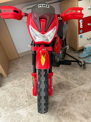 Moto infantil FEBER roja