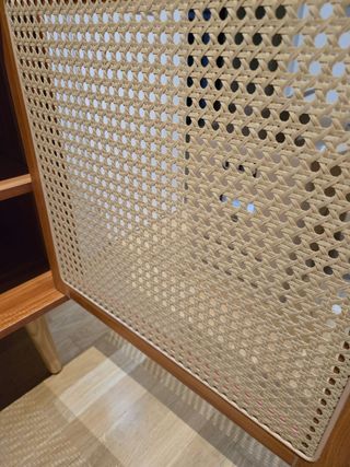 Aparador 2 puertas y 2 cajones