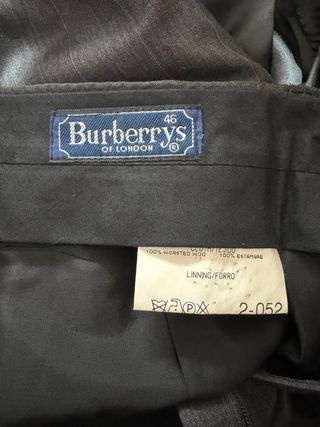 Traje Burberry Raya Gris