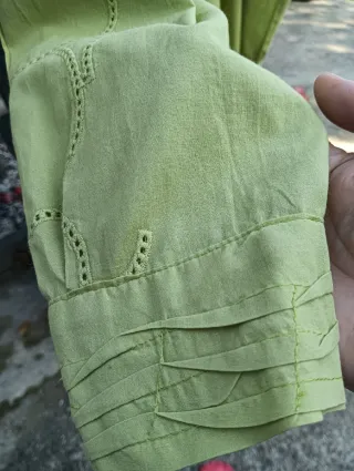 Blusa verde lima com bordado