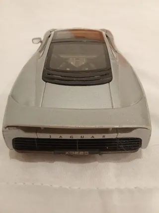 Jaguar XJ220 1/24 Plata